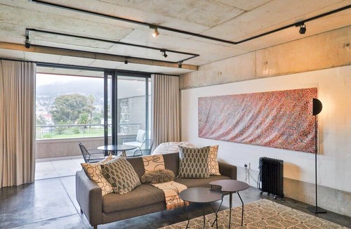 Schotsche Kloof Apartment | Bo-Kaap Hideaway | Pool & Backup Power