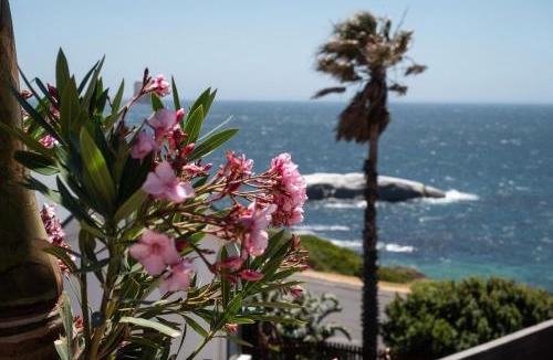 Simon's Town Villa | Boho Ocean View Villa Pool & Walk to Beach, Solar & Battery back up