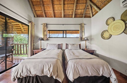Hoedspruit Cabin | Boulders Bush Lodge: A Private Boulder-Top Retreat in Greater Kruger