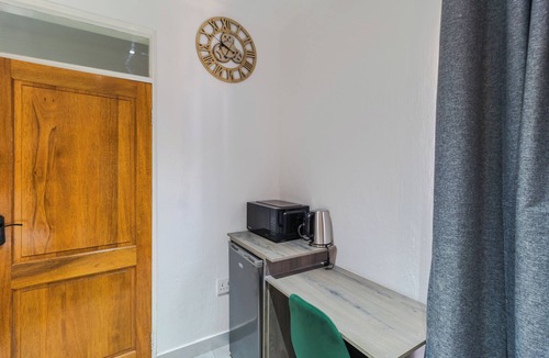 Greater Johannesburg Metropolitan Area Apartment | Boutique Hotel-Style Room In Ferndale-A1