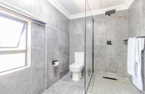 Greater Johannesburg Metropolitan Area House | Boutique Hotel-Style Room In Ferndale-D4