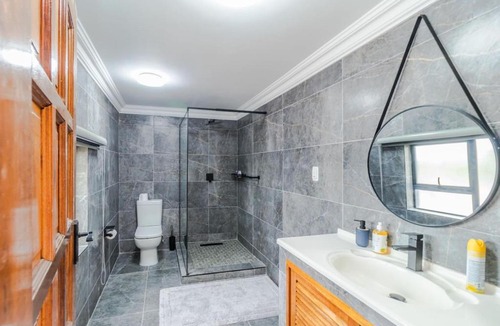 Greater Johannesburg Metropolitan Area House | Boutique Hotel-Style Room In Ferndale-D4