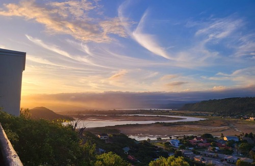 Sedgefield House | Breathtaking Sedgefield Views Holiday Home