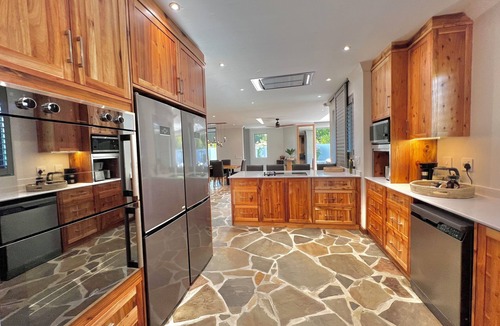 Stellenbosch Villa | Breathtaking views of Jonkershoek valley mountains. Modern. Private Pool.