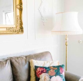 Firgrove Rural Apartment | Bright and airy Parisian Gem close to the beach