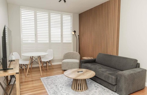 Pollok Beach Apartment | Brightways Signature 7