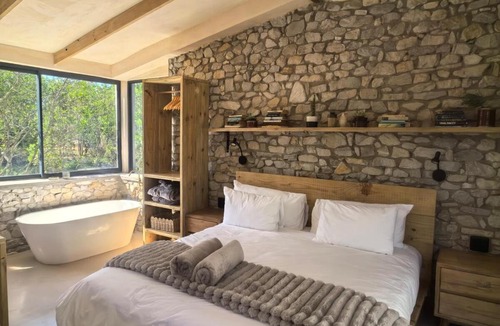 Kouga Apartment | Bush Music Modern Farm Stone Cottage