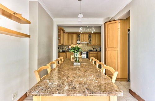 Cape Town City Centre Villa | Buxton Villa Retreat - Spacious Family Villa - Pool & Mountain Views