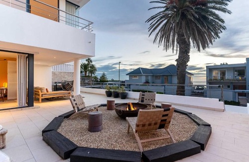 Camps Bay House | Cape House - Camps Bay Villa Sleeps 10 Pool Views