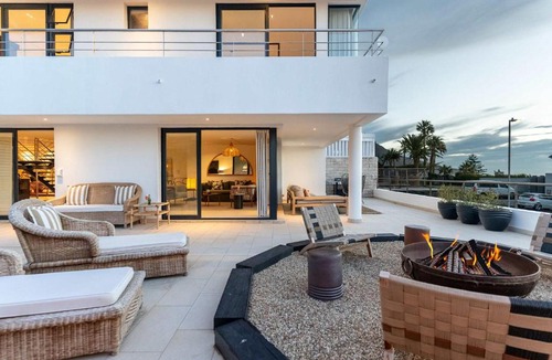 Camps Bay House | Cape House - Camps Bay Villa Sleeps 10 Pool Views