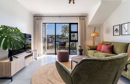 Burgundy Estate Apartment | Cape Perlant - Newly renovated 2 bed apartment at the foothills of Tygerberg