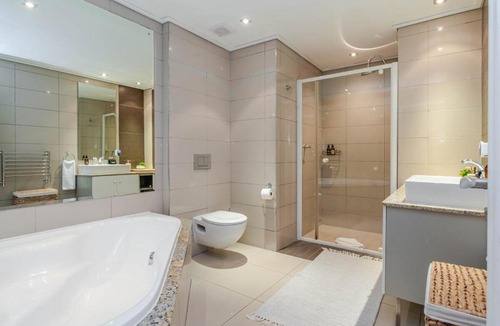 Green Point Apartment | Cape Royale Grand Elegance