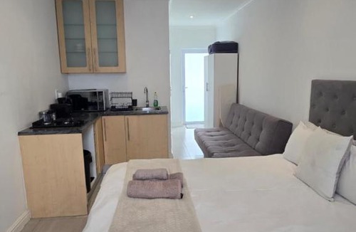 Milnerton Apartment | Cape Town Apartment with Private Courtyard