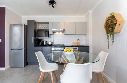 Burgundy Estate Apartment | Cape Vine - Newly renovated 1 bed apartment near the vineyards