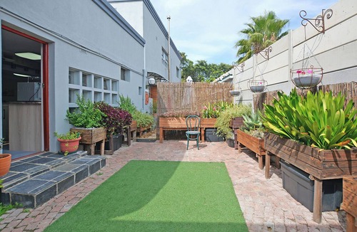 Cape Town Cottage | Cape West Coast Cottage delightfully bright and cheerful