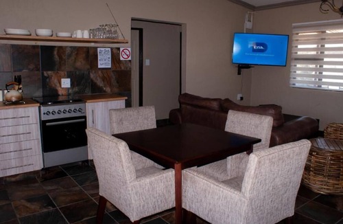 Polokwane House | Casa de la Presa 6