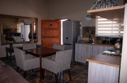 Polokwane House | Casa de la Presa 6
