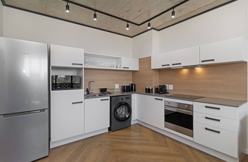 Century City Apartment | Central Century City Comfort | Balcony and Wi-Fi