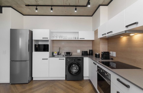 Century City Apartment | Central Century City Comfort | Balcony and Wi-Fi