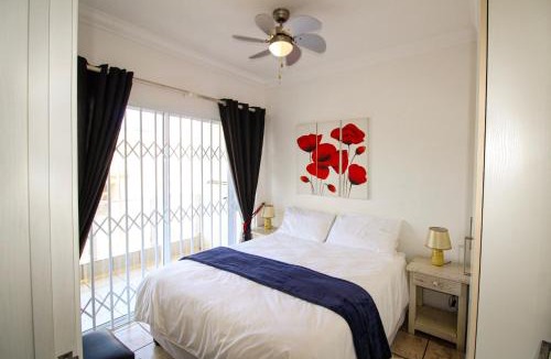 Margate Beach Apartment | Cerf 5