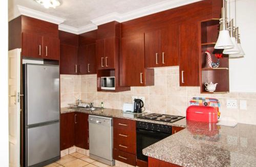 Margate Beach Apartment | Cerf 5