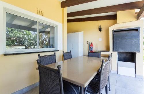 Shaka's Rock Ski Chalet | Chakas Rock Chalets 15