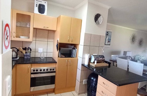 Mossel Bay Apartment | Charming 2-bedroom apartment in Mossel Bay near the beach