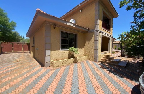 Bloemfontein House | Charming 2-bedroom estate with fitness room in Woodland Hills Estate