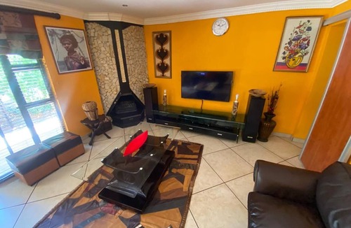 Bloemfontein House | Charming 2-bedroom estate with fitness room in Woodland Hills Estate