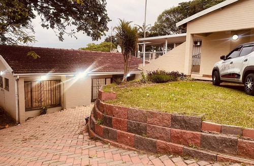 Pinetown House | Charming 3-Bedroom House Rental in Pinetown, South Africa