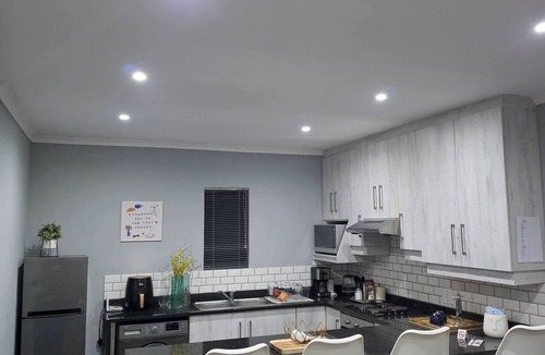 White River House | Charming 3-Bedroom House Rental in White River, South Africa