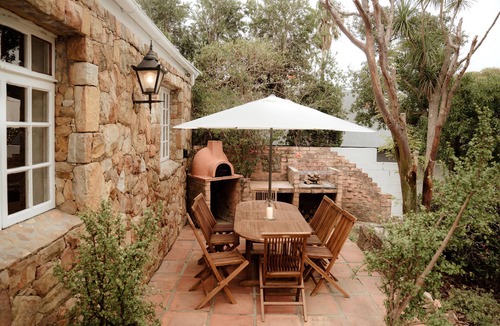 Hout Bay Cottage | Charming Cottage nestled in the Valleys of Hout Bay