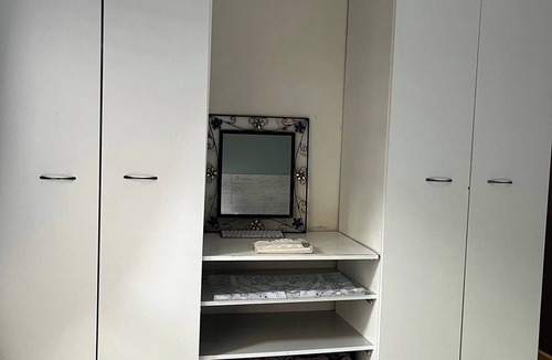 Eikenbosch House | Charming Double Room Rental in Cape Town with Modern Amenities