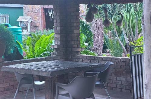 Greater Johannesburg Metropolitan Area House | Charming Holiday House in Roodepoort with Garden & Pool