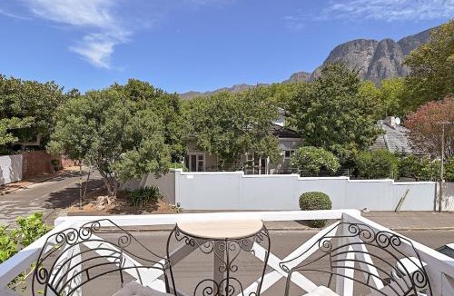 Claremont Apartment | Charming Loft with Character & Mountain Views