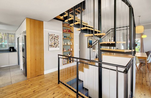 Cape Town City Centre House | Chic 4-bedroom House in City Bowl with Pool + Mountain Views