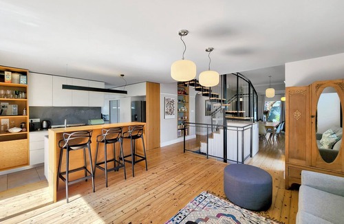 Cape Town City Centre House | Chic 4-bedroom House in City Bowl with Pool + Mountain Views