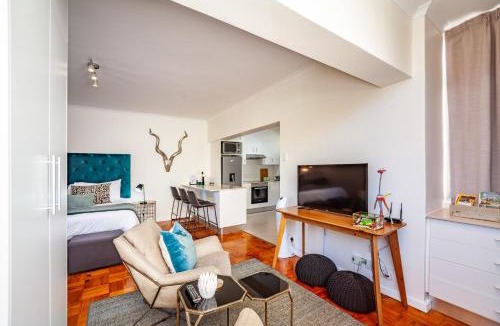 Three Anchor Bay Apartment | Chic and Conveniently located Studio Apartment