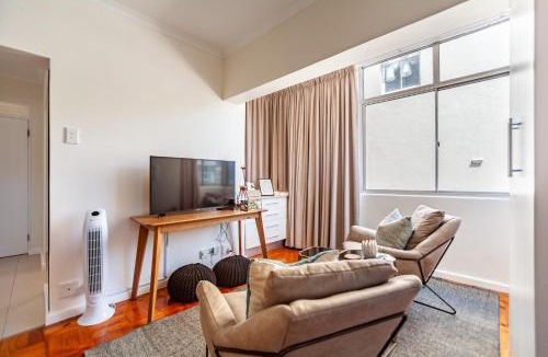 Three Anchor Bay Apartment | Chic and Conveniently located Studio Apartment