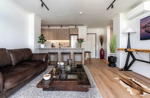 Cape Town City Centre Apartment | City Views, Shared Gym, Cape Town -York Cityscape Apt
