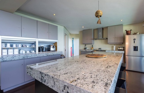 Knysna House | Cliff House Villa: Four Beautiful En-Suite Bedrooms with Spectacular Sea Views