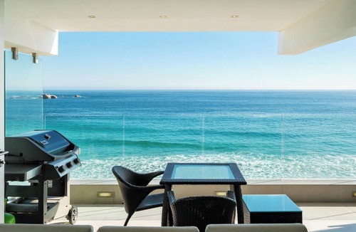 Clifton Apartment | Clifton Apartment on the Waters Edge (Ocean Breeze)