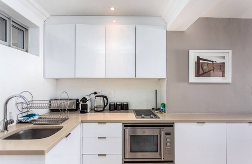 Clifton Apartment | Clifton Escape - Stylish Studio Near Beach by CTHA
