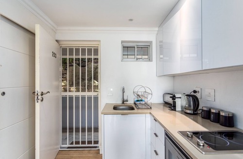 Clifton Apartment | Clifton Escape - Stylish Studio Near Beach by CTHA