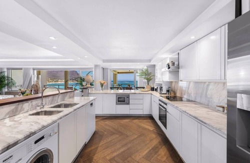 Clifton Apartment | Clifton Views - Oceanfront Home