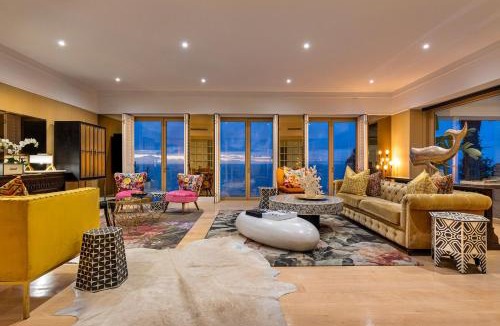 Clifton House | Clifton YOLO Spaces - Clifton Mansion Villa