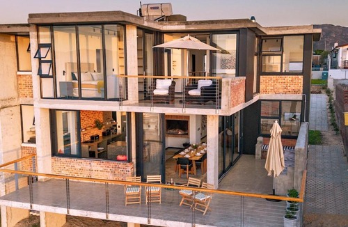 De Kelders Apartment | Coastal Ember - Sunset Decks - Whale Watching