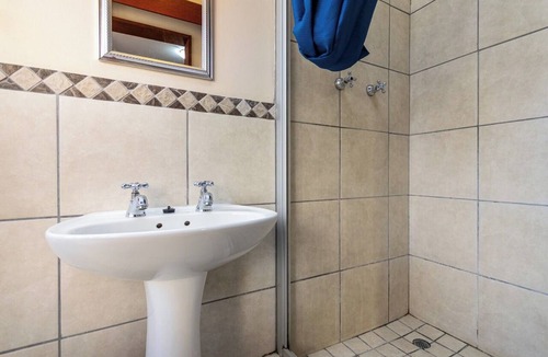 West Beach Apartment | Coastal stay in safest neighbourhood.