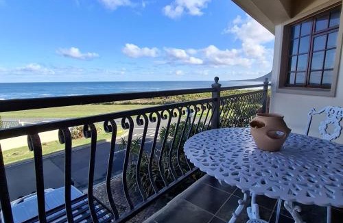 Kleinmond Apartment | Coastline Serenity