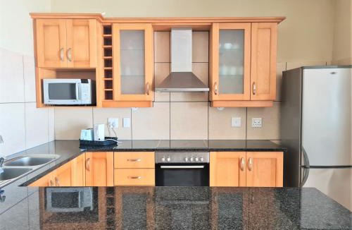 Margate Beach Apartment | Colonial Sands 103